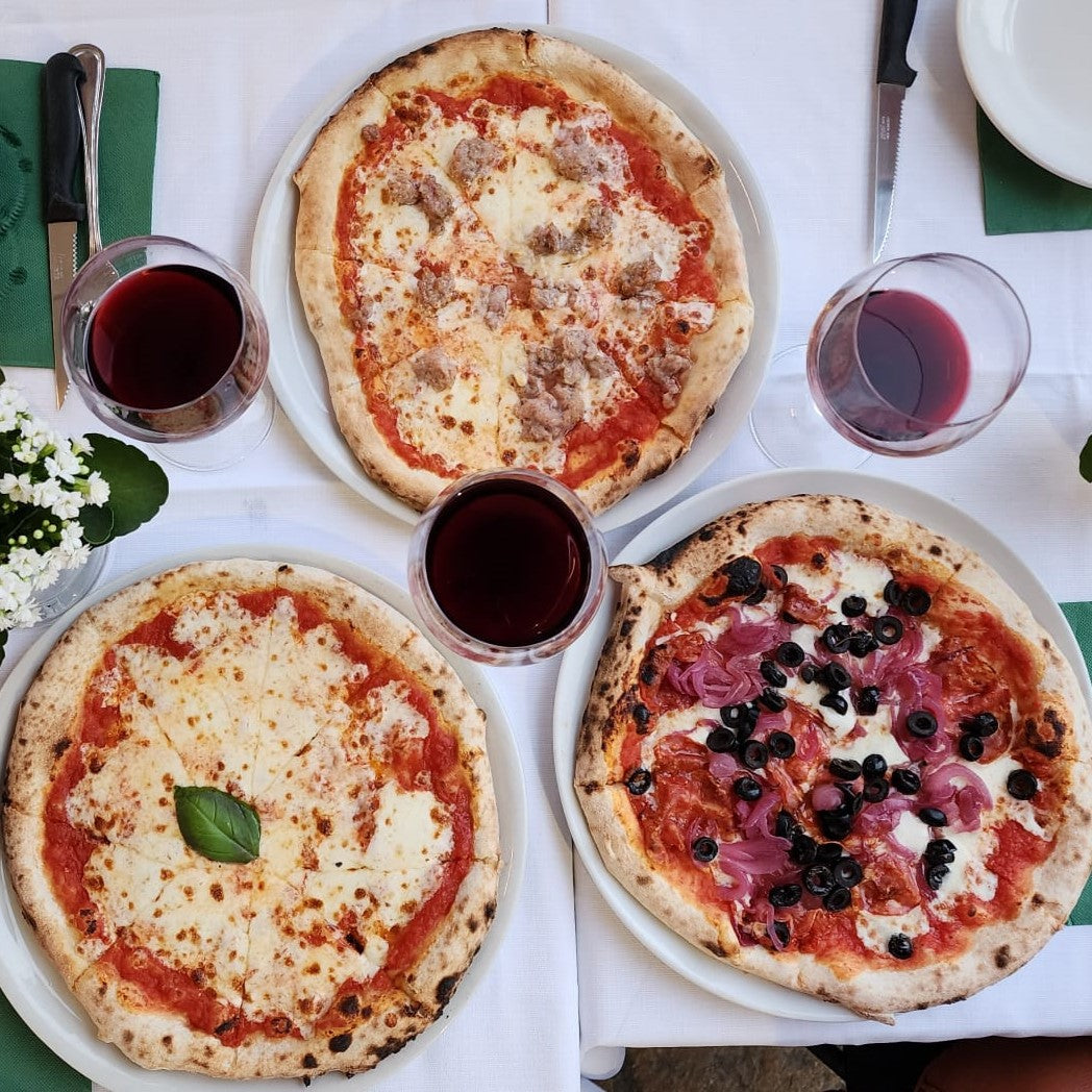 Why You Should Have Pizza and Wine On Your Menu