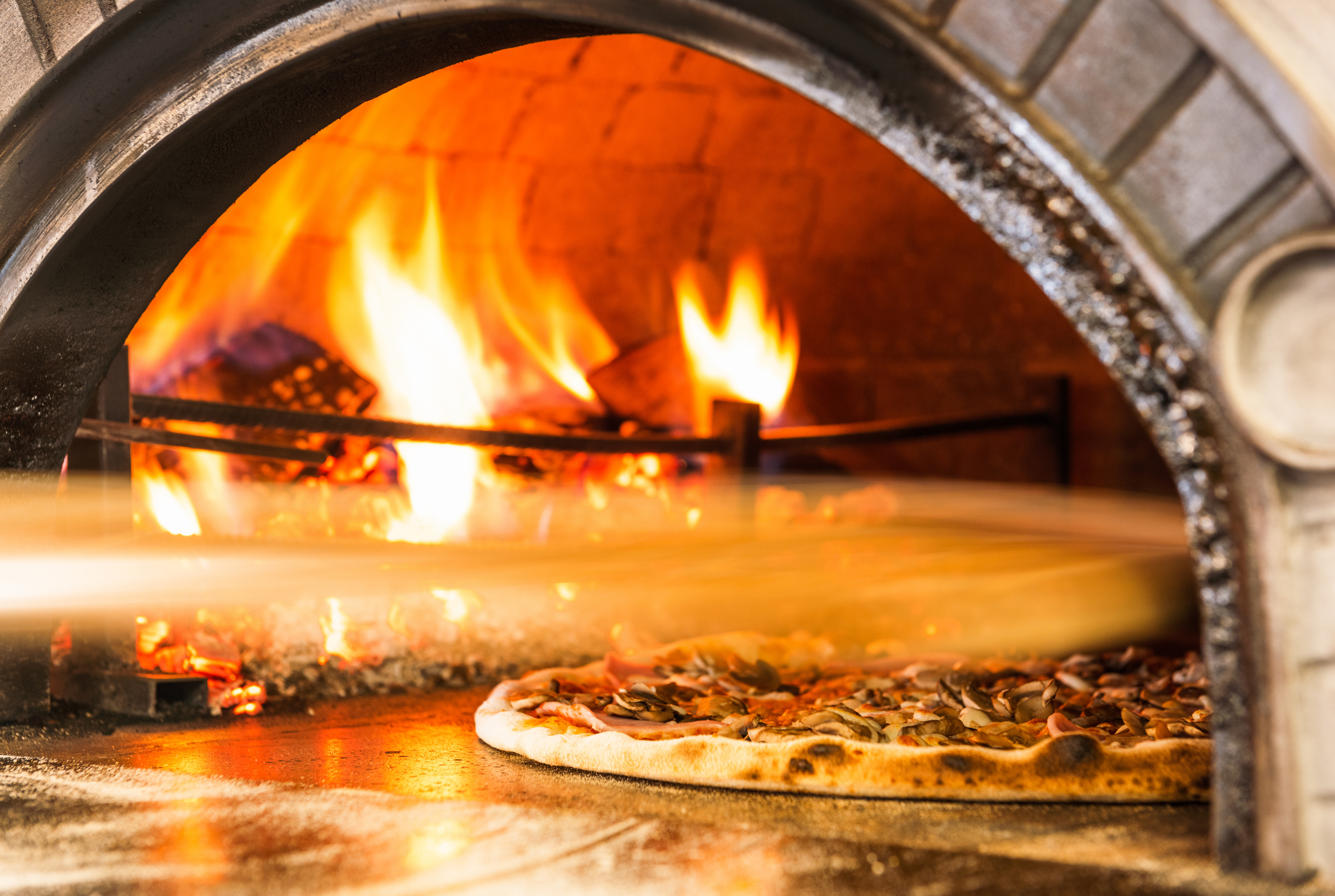 How to Set Up the Perfect Pizza Station for Your Kitchen